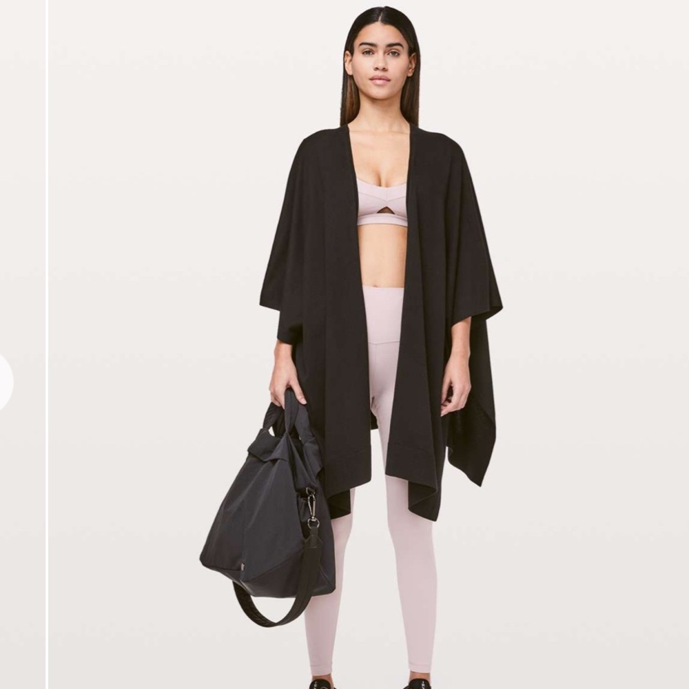 Lululemon Free To Coast Wrap Black